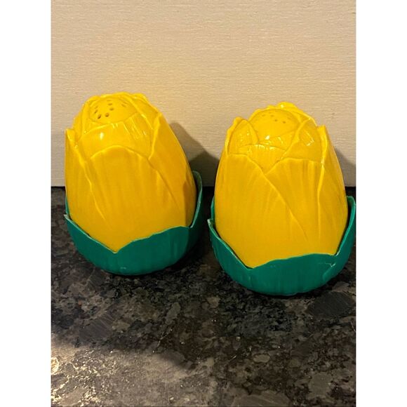 Vintage 1970’s Jaydon Tulip Salt and Pepper Shakers Yellow/ Green - Picture 2 of 10